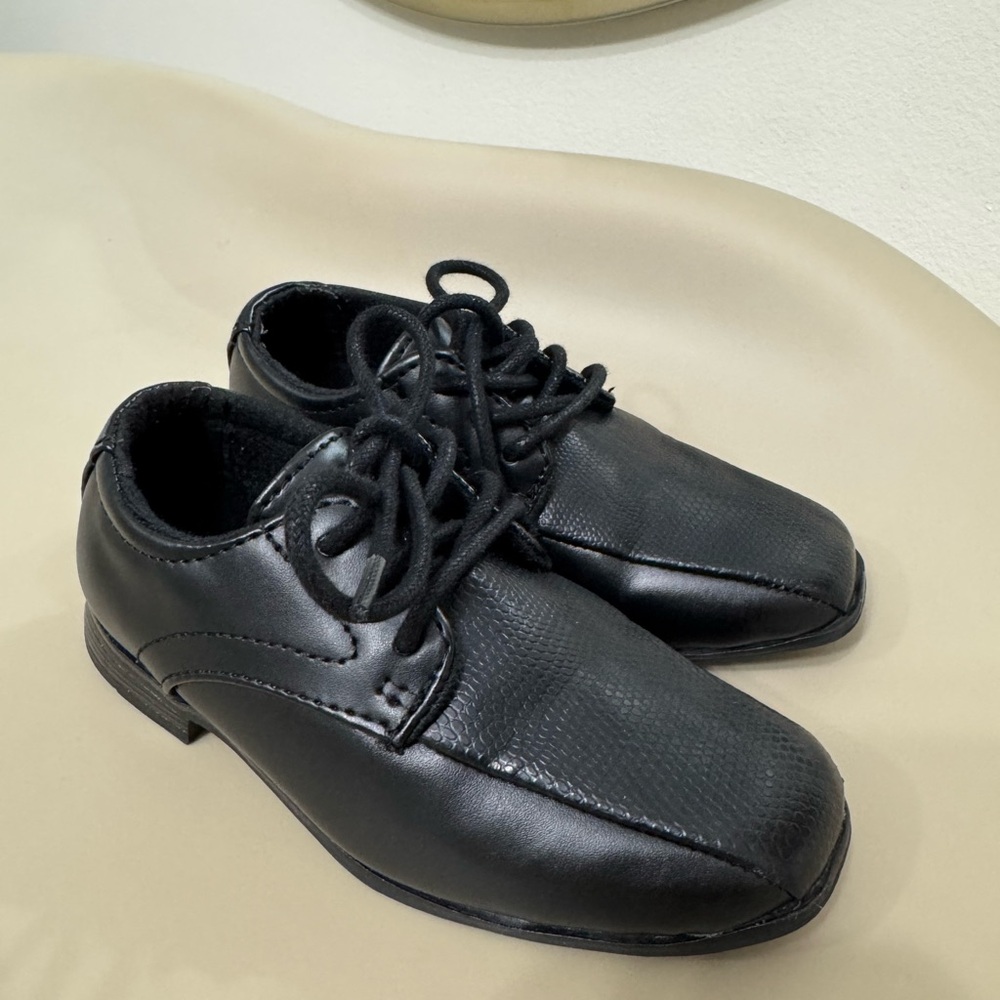 Classic Black Toddler Dress Shoes | size 8